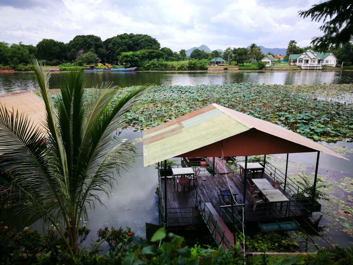 Smiley Frog Apartment Kanchanaburi City Exterior photo